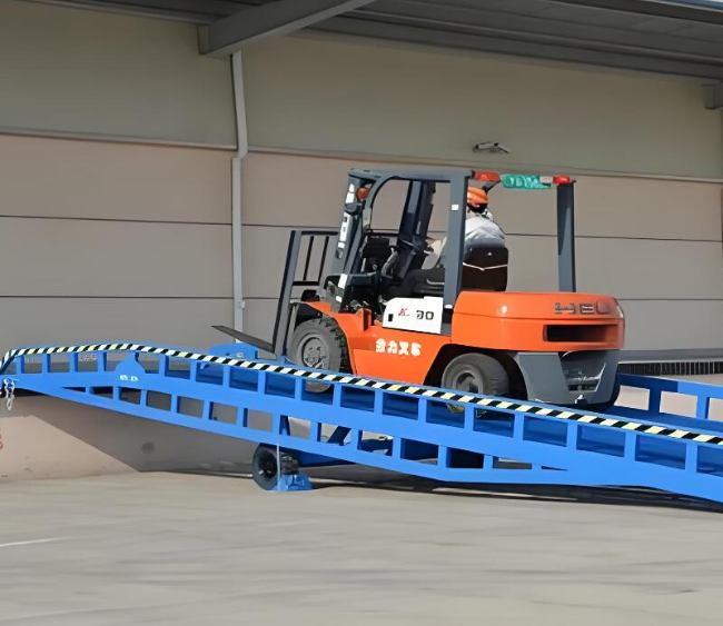 云浮移动式卸货平台（叉车用）